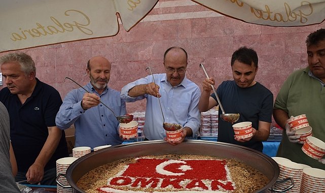 OMÜ'de aşure ikramı