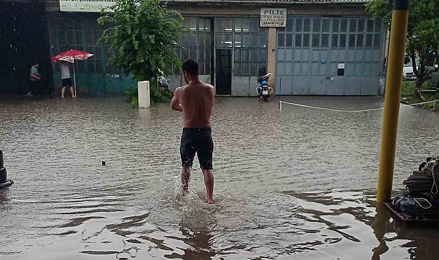 Ordu'da sağanak hayatı felç etti