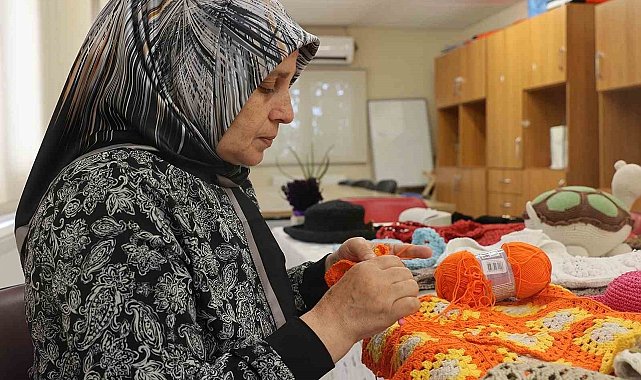 Örgü tutkusuyla hayatı değişti: "Gençken bu fırsatları kaçırdığım için pişmanım"