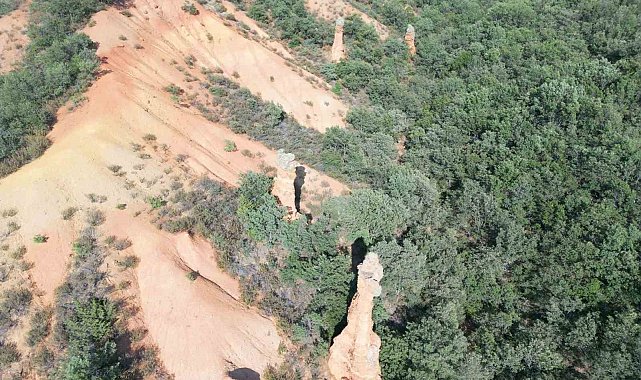 Orman alanda tesadüfen peri bacalarını keşfetti