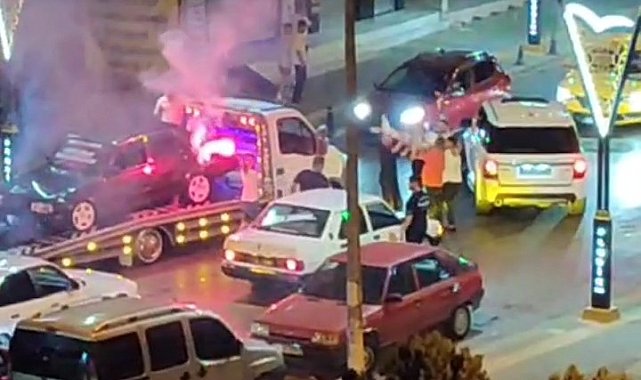 Pendik'te asker eğlencesinde caddeleri trafiğe kapattılar