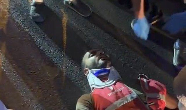 Pendik'te motosikletli kurye minibüse çarptı: 1 yaralı