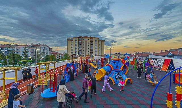 Pursaklar'da parklar cıvıl cıvıl