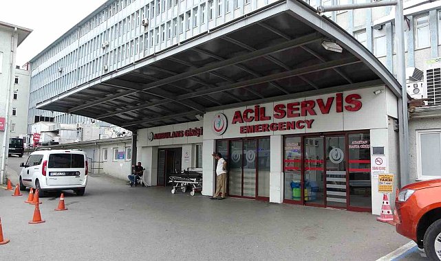 Rapor alamayınca motosiklet kaskı ile doktorun dizini kırdılar