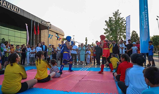 Şahin'den geleceğin şampiyonalarına moral ziyareti