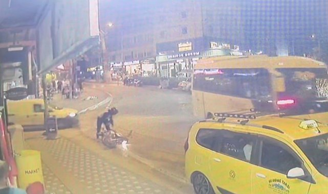 Sakar silahlı saldırgan kamerada... Düşe kalka hedef aldı iş yerine arka arkaya ateş açtı