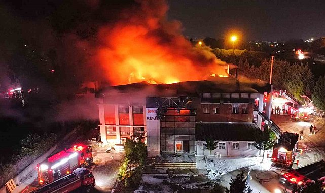 Sakarya'daki fabrika yangını havadan görüntülendi