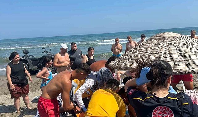 Samsun'da denizde boğulma tehlikesi geçiren 3 kişi kurtarıldı