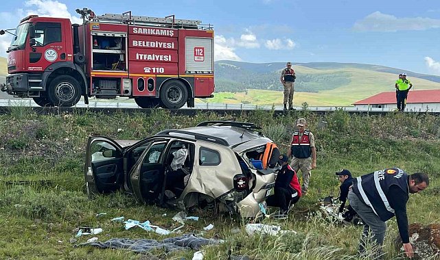 Sarıkamış'ta trafik kazası: 3 yaralı