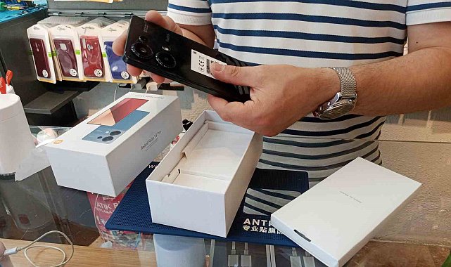 Satışların azalması ve zincir mağazalardaki indirimler telefon fiyatlarını düşürdü