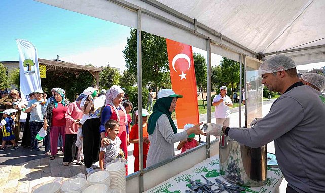 Şehitkamil Belediyesinden aşure ikramı