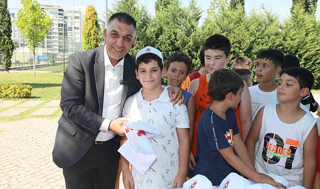 Şehzadeler Belediyesinden genç yüzücülere büyük destek