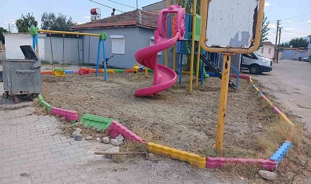 Şehzadeler'deki çocuk oyun grupları yenileniyor