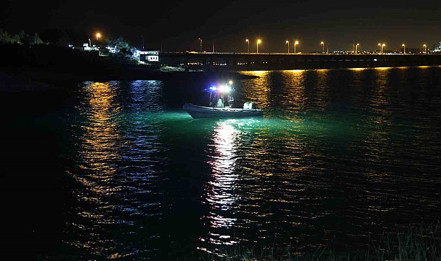 Serinlemek için Seyhan Baraj gölüne giren genç kayboldu