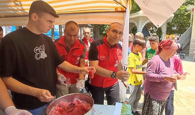Sıcaktan bunalanlar kar helvası ve bal şerbetiyle serinledi
