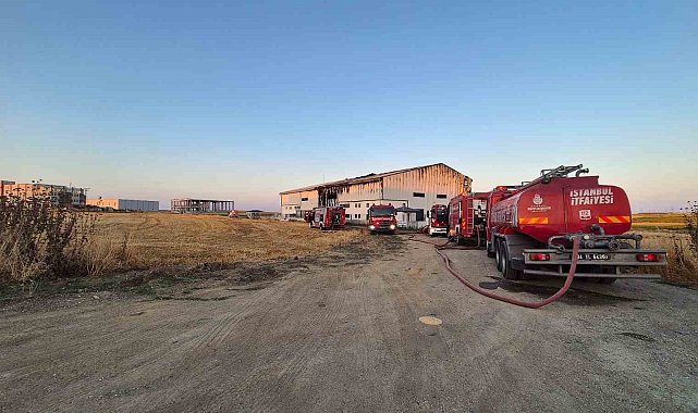 Silivri&#039;de geri dönüşüm fabrikasında yangın