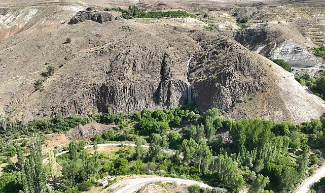 Sivas'ın saklı güzelliği Suçatı Şelalesi keşfedilmeyi bekliyor
