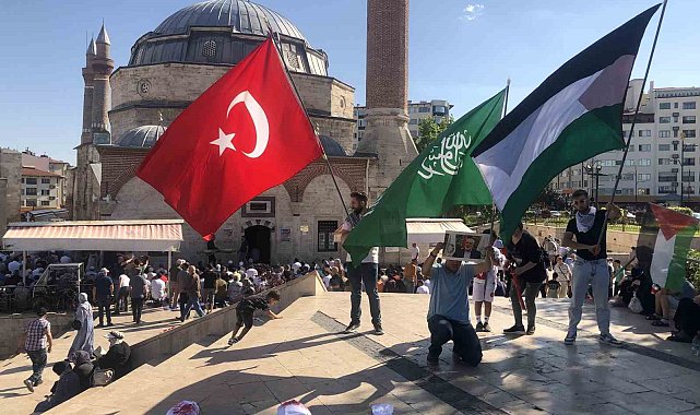 Sivas'ta Haniye için gıyabı cenaze namazı kıldı