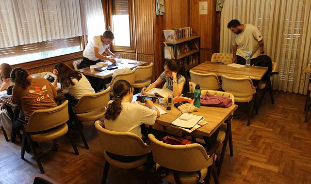 Söke Belediyesi Kitabevi'ne yoğun ilgi