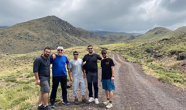 Sökeli dağcılar Ağrı Dağı'nın zirvesinde