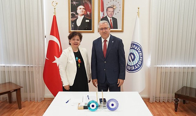 Spirulina ile zenginleştirilen ve hayvansal protein kaynağı olan solucanlar balık ununa alternatif olacak