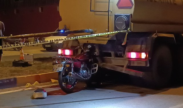 Sulama aracına çarpan motosikletli genç hayatını kaybetti