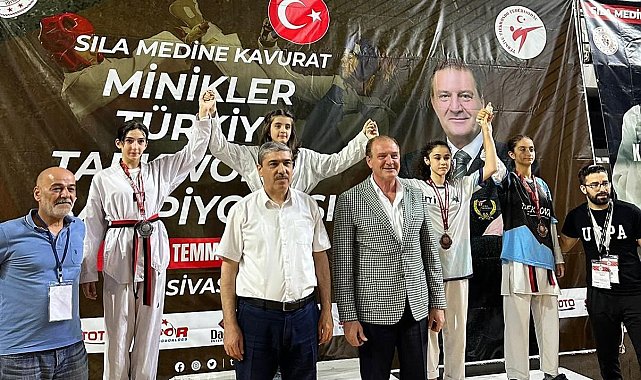 Sultangazi Spor Kulübü Sporcularından büyük başarı: 1 şampiyonada 4 birincilik