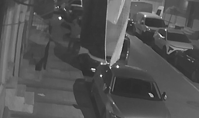 Sultangazi'de işyerine kurşun yağdırdılar: O anlar kamerada