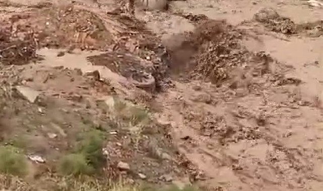 Sungurlu'da selin geliş anı böyle görüntülendi
