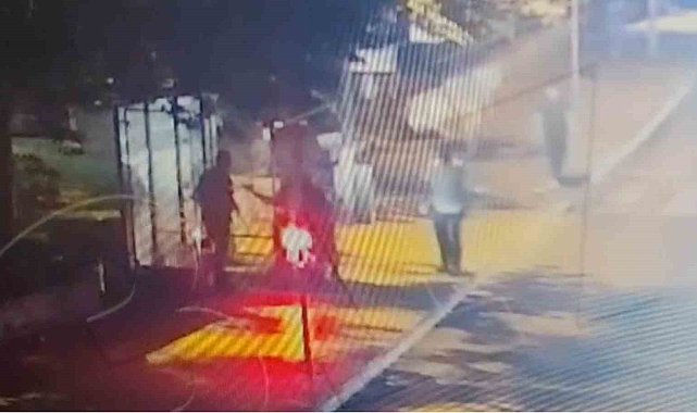 Taksim Meydanı'nda "zincirleme kapkaç" kamerada: 2 günde 6 telefon çaldılar