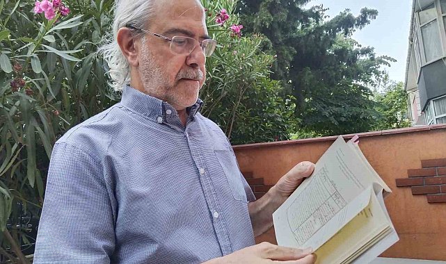 Tarihçi Mustafa Armağan, "Yıldız Sarayı'nda birçok eşya, mücevher ve belge yağmalandı ve yakıldı"