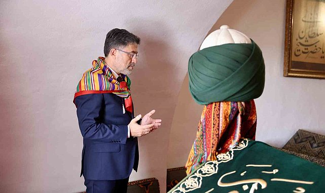 Tarım ve Orman Bakanı İbrahim Yumaklı Şeyh Edebali Türbesi&#039;nde dua etti