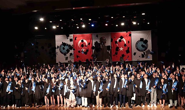 Teknik Bilimler MYO'da mezuniyet heyecanı