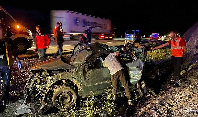 TEM&#039;de feci kaza: 1 ölü, 2 yaralı