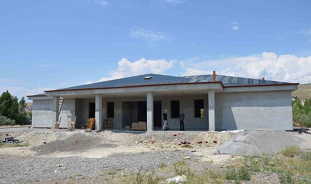 Tercan'da mini tip gençlik merkezinin inşaatında sona doğru gelindi