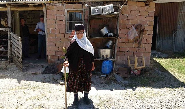 Torununun torununu gören 99 yaşındaki Zeynep Çınar 100'üncü yaşı için gün sayıyor