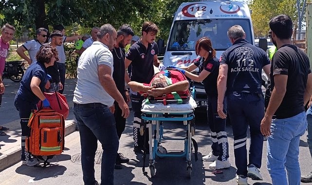 Turgutlu'da motosiklet ile hafif ticari araç çarpıştı: 1 yaralı