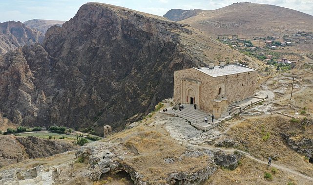 Türk mimarisinin Anadolu'da ki ilk örneklerinden biri, 844 yıldır ayakta
