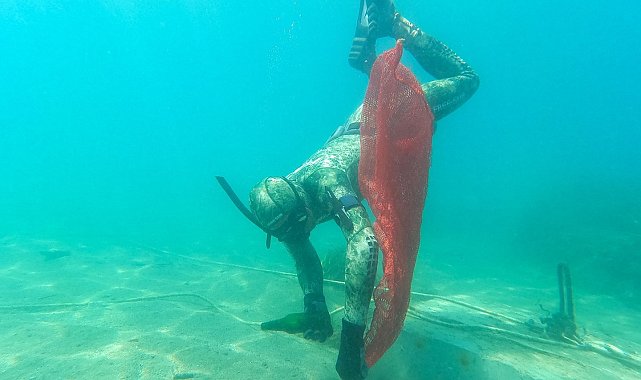 Türkbükü'nde deniz dibi temizliği