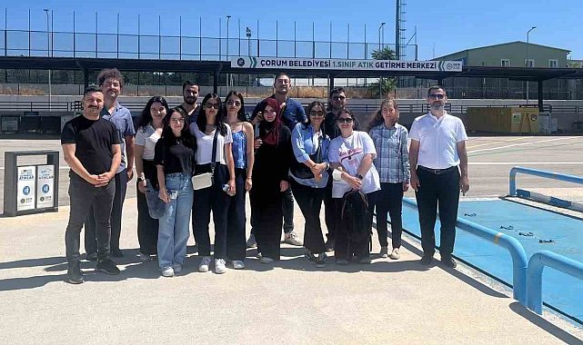 Üniversite öğrencileri 1. Sınıf Atık Getirme Merkezini inceledi