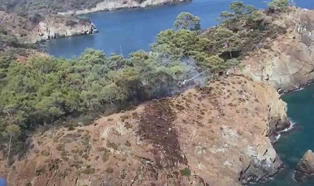 Ünlü koydaki yangın büyümeden söndürüldü