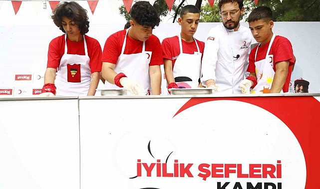 Ünlü Şef Danilo Zanna Kızılay&#039;ın kampında öğrencilerle tecrübelerini paylaştı