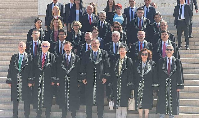 Uyuşmazlık Mahkemesi Başkanı Güleç, Anıtkabir'i ziyaret etti