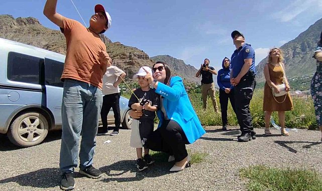 Uzundere'de uçurtma şenliği