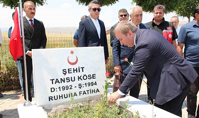 Vali Aydoğdu, şehit mezarlarını ziyaret etti