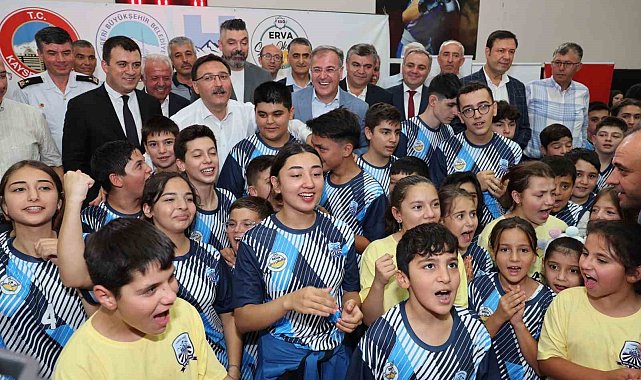 Vali Çiçek "Hacılar'a âşık Belediye Başkanı Bilal Özdoğan'a teşekkür ediyorum"