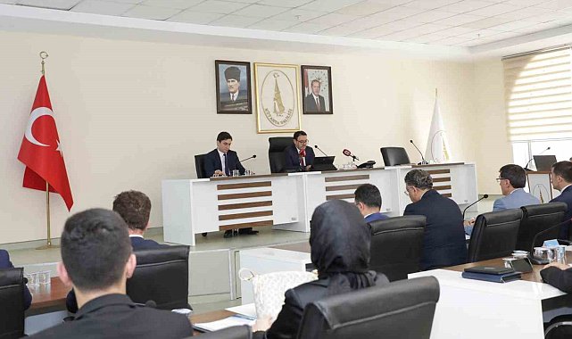 Vali Işın: "Kütahya'da 6 ayda 95 proje tamamlandı"