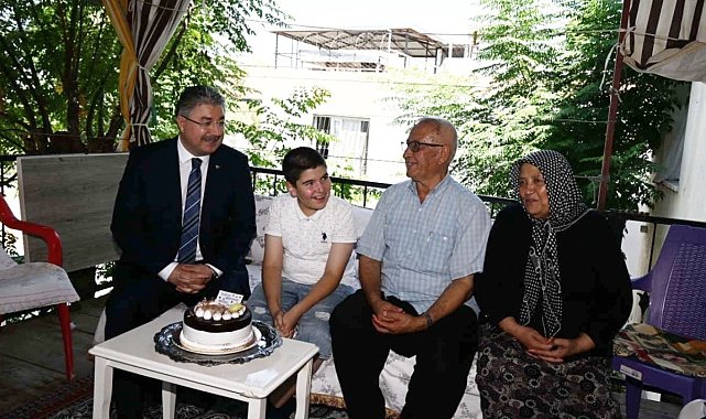 Vali Yılmaz'dan, şehit babasına doğum günü sürprizi