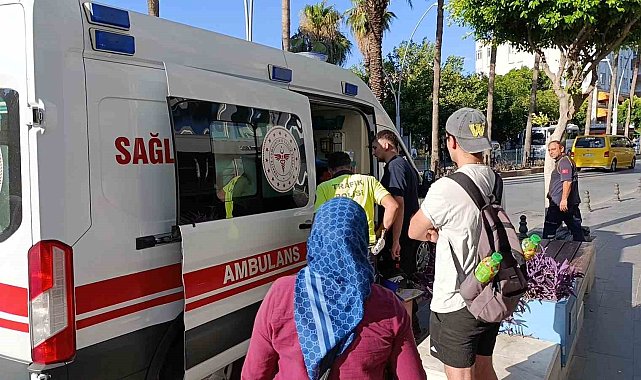 Yayalara çarpmamak için frene basan motosikletli kadın yaralandı