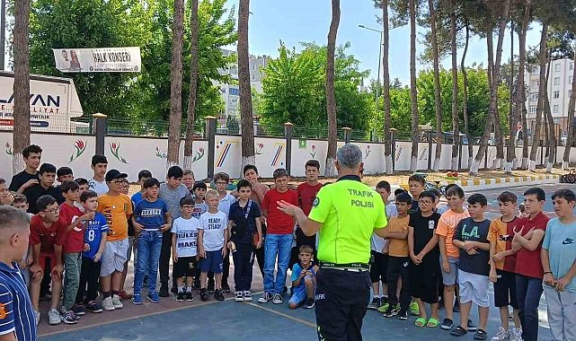 Yaz Kur'an Kursu öğrencilerine trafik eğitimi verildi
